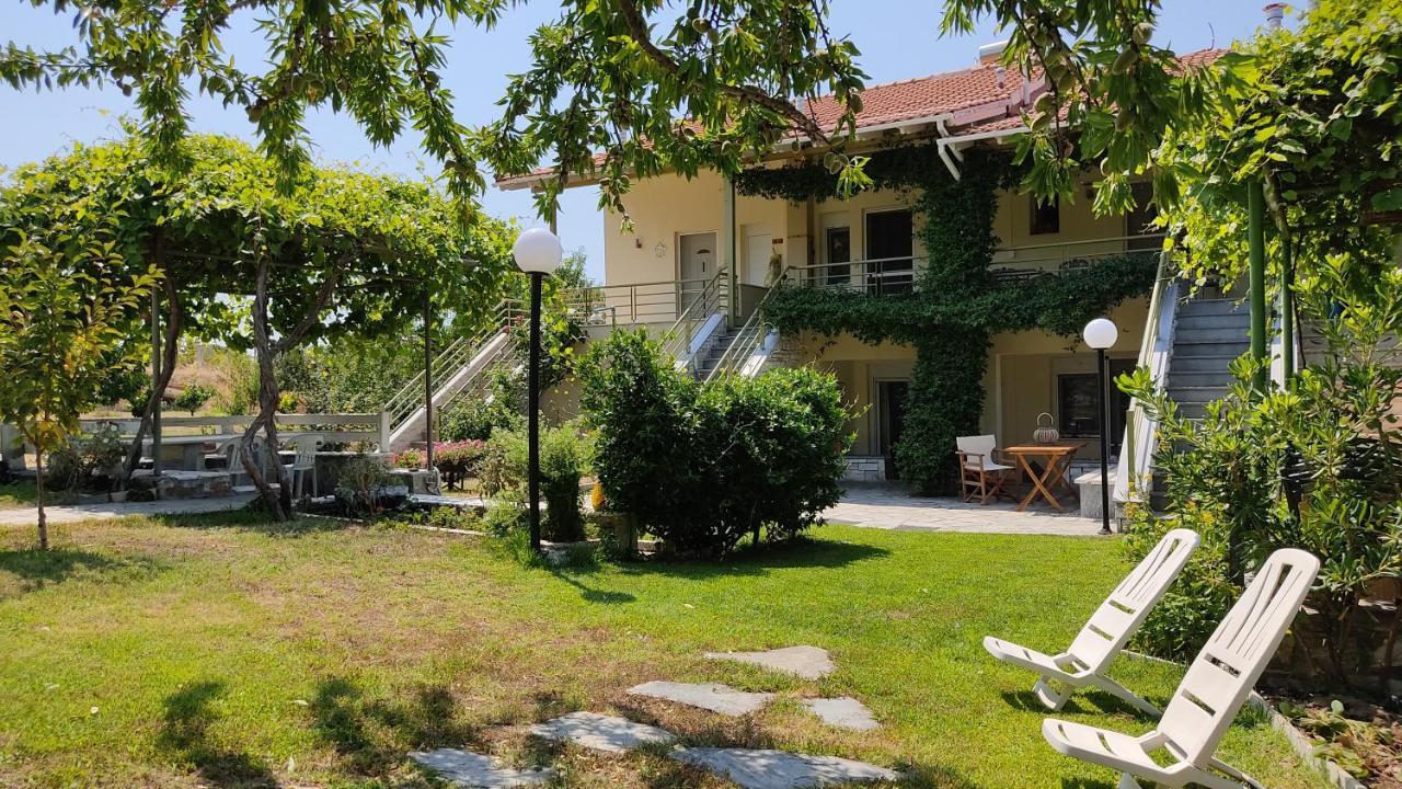 Asterias Maisonette & Apartments Karianí Kültér fotó